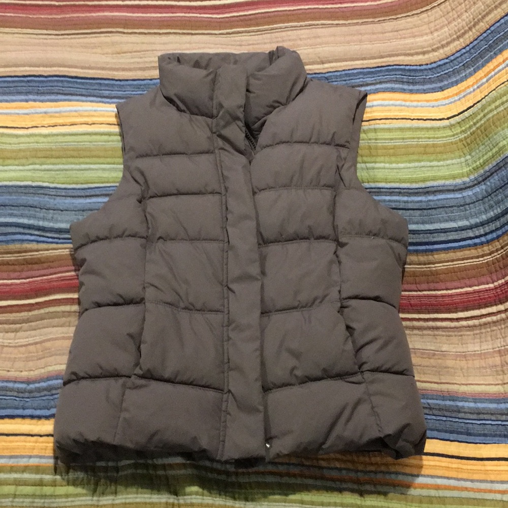 Gap puffer vest